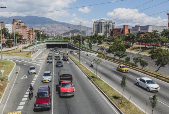 Con la rotación del pico y placa, los vehículos híbridos deberán registrarse para su exención