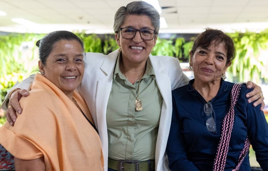 Acompañamiento_a_600 lideresas_en_conmemoración_al_voto_femenino