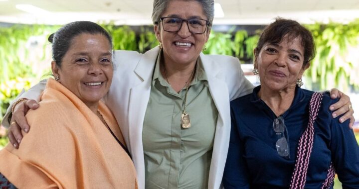 Acompañamiento a 600 lideresas en conmemoración al voto femenino