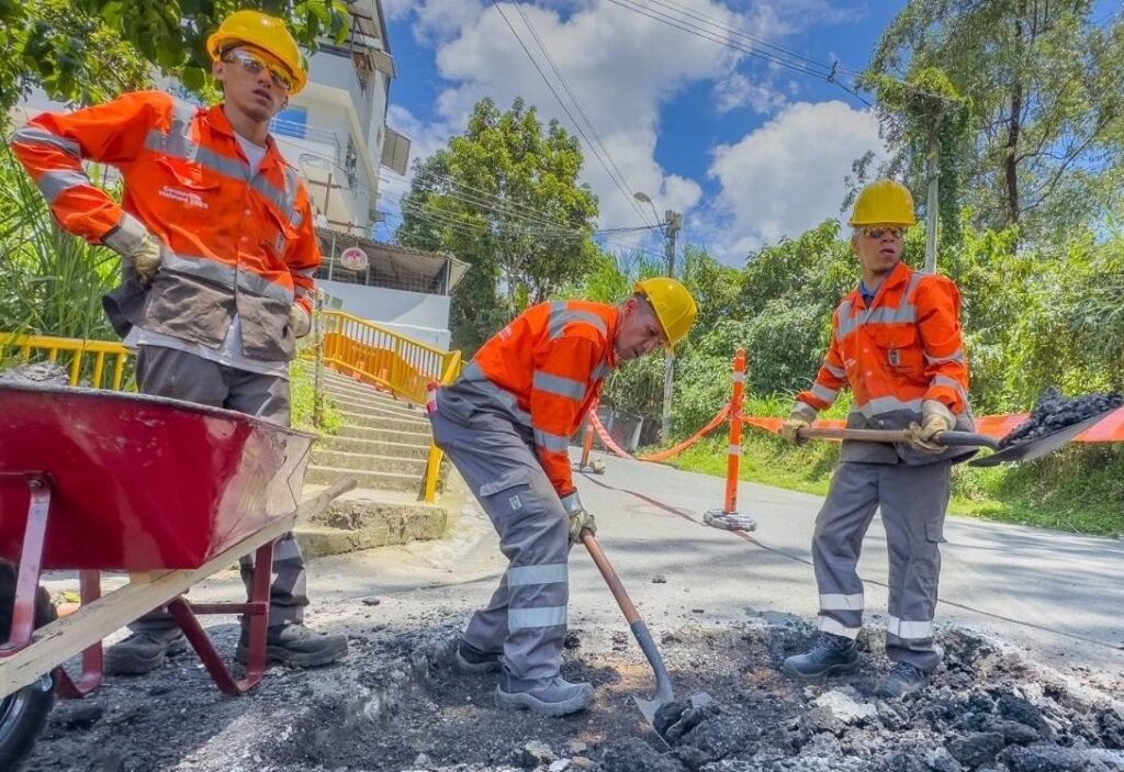 Medellín_avanza_en_el_mejoramiento_de_su_malla_vial_