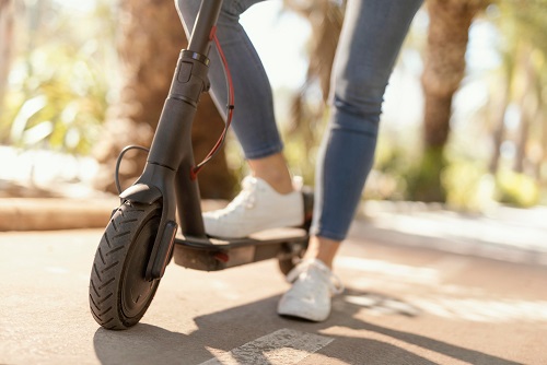El regreso de las patinetas eléctricas a Medellín