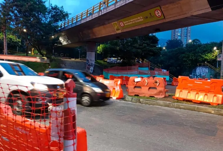 Rutas_alterna_en_El_Poblado_por_socavacion_vial