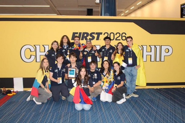 Los_Lightning_Blue_Lizards_son_reconocido_en_FIRST_2026