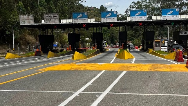 Devimed_entrega_las_vias_del_Oriente_antioqueno_a_Invias