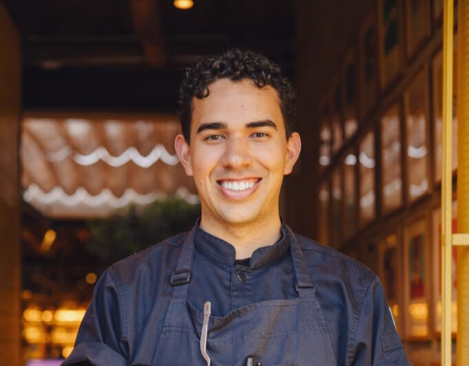 El_joven_que_revoluciona_la_cocina_de_Selma_Medellin